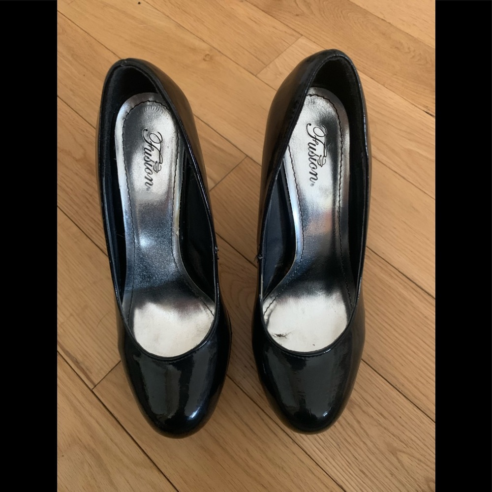 Black round toe stilettos